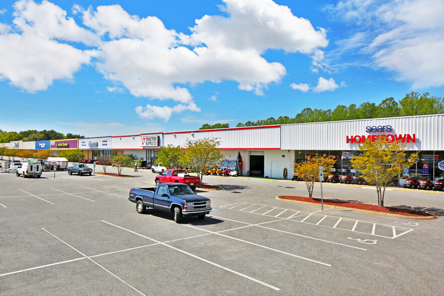 1641-1667 E Dixon Blvd, Shelby, NC for lease - Building Photo - Image 2 of 2