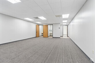 1000 Holcomb Woods Pky, Roswell, GA for lease Interior Photo- Image 1 of 5