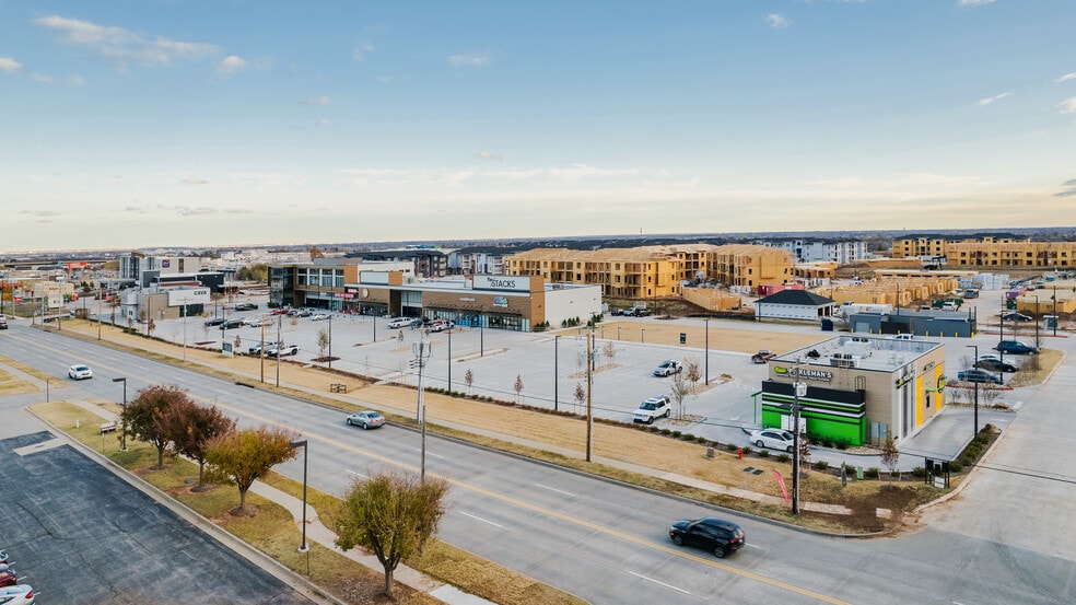 12708 NW 10th St, Yukon, OK for lease - Building Photo - Image 2 of 5