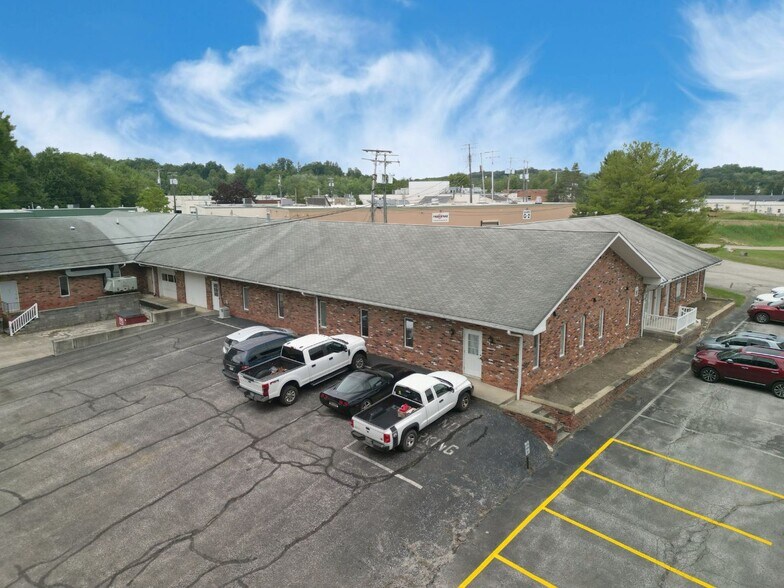 12375 Kinsman Rd, Newbury, OH for lease - Building Photo - Image 2 of 9