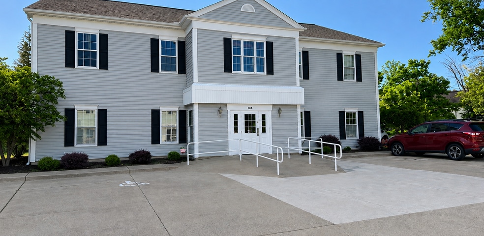 698 E Washington St, Medina, OH for lease - Building Photo - Image 2 of 2