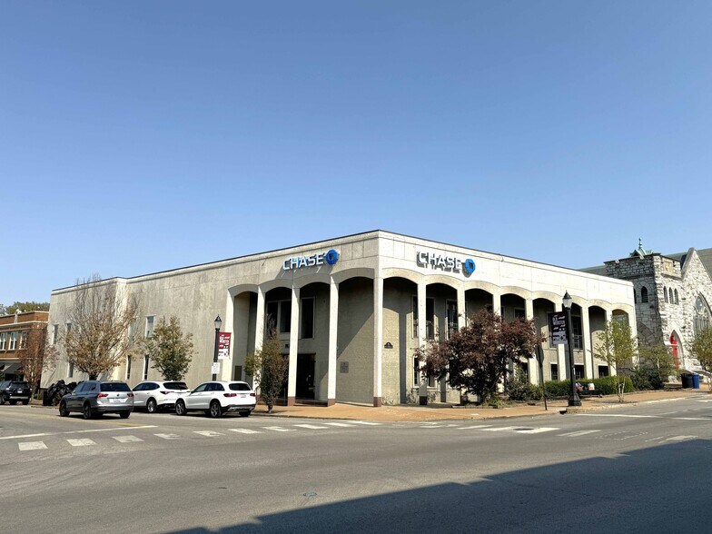 75 W Lockwood Ave, Webster Groves, MO à louer - Photo du bâtiment - Image 2 de 7