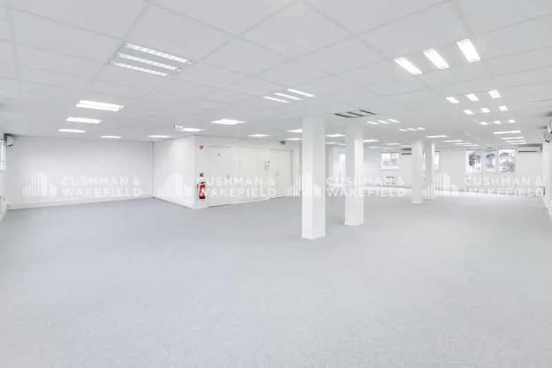 25 Rue Greffülhe, Levallois-Perret for lease - Interior Photo - Image 2 of 7