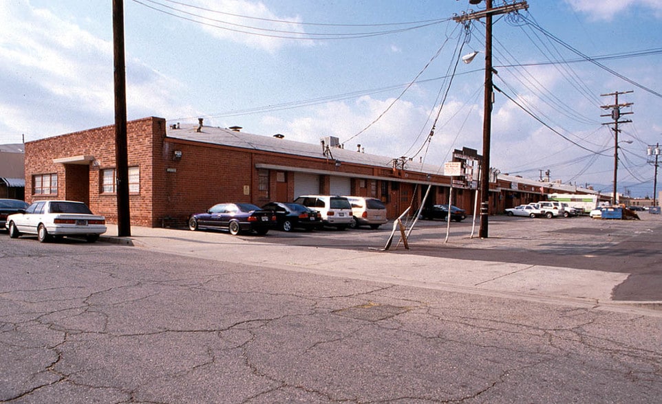 12023-12031 Vose St, North Hollywood, CA for lease - Building Photo - Image 2 of 4