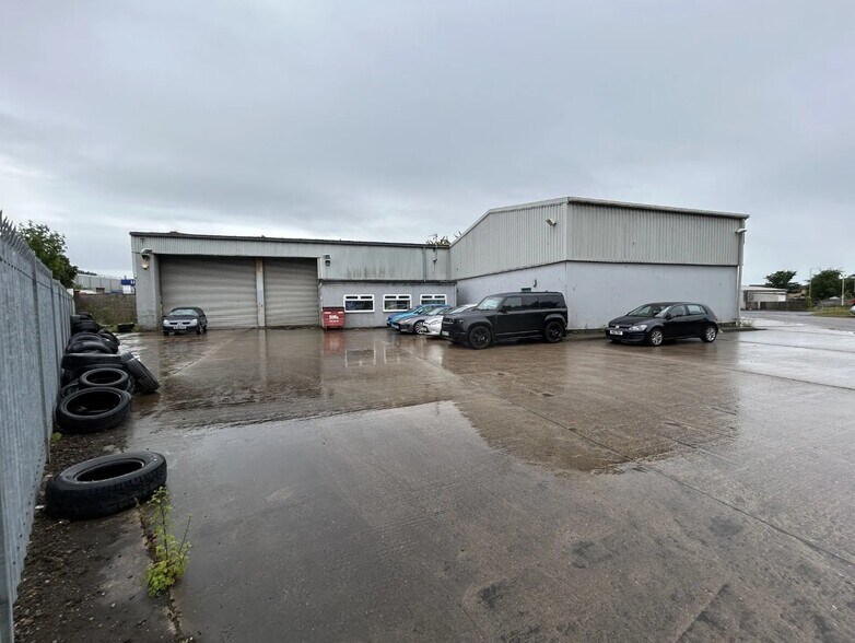 34 Moycroft Rd, Elgin à vendre - Photo du bâtiment - Image 2 de 5