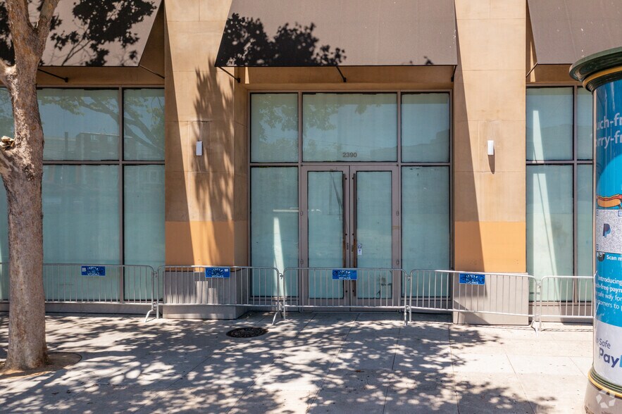 2390 Market St, San Francisco, CA à louer - Photo du bâtiment - Image 3 de 4