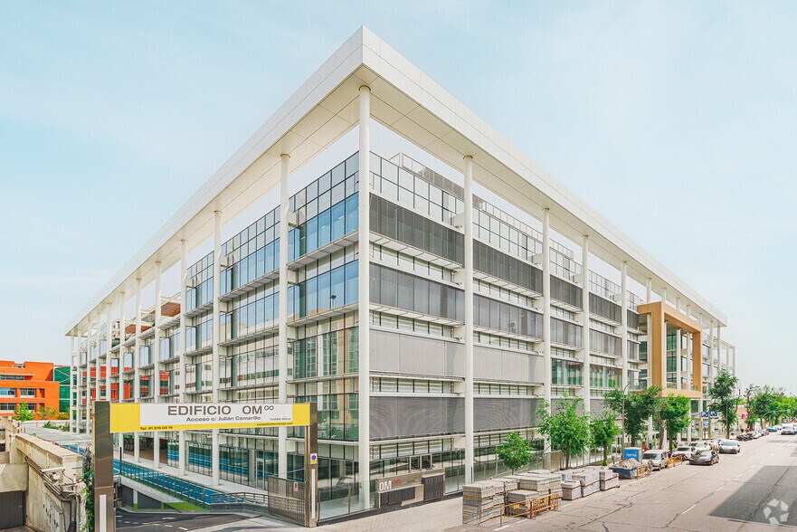Calle Julián Camarillo, 31 MADBIT, Madrid, Madrid à louer - Photo du bâtiment - Image 3 de 18
