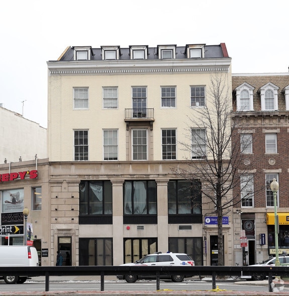 1635 Connecticut Ave NW, Washington, DC à louer - Photo du bâtiment - Image 3 de 5