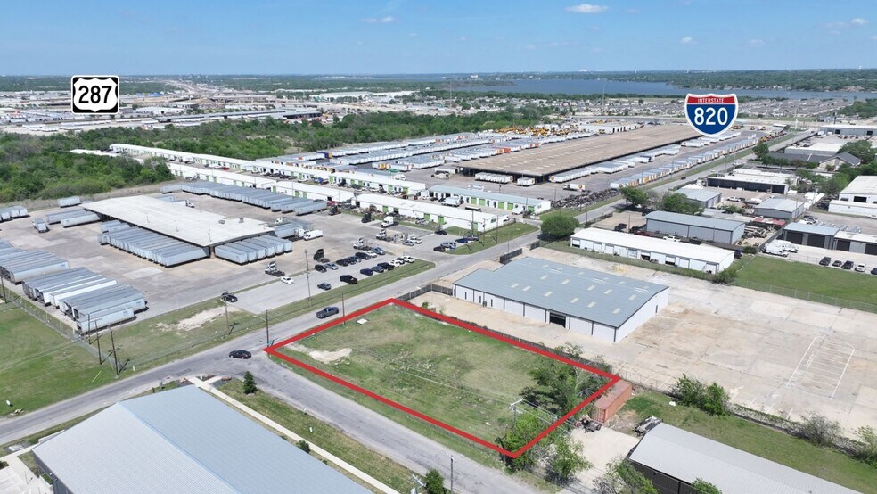 5000 David Strickland Rd, Fort Worth, TX à vendre - Photo du bâtiment - Image 2 de 3