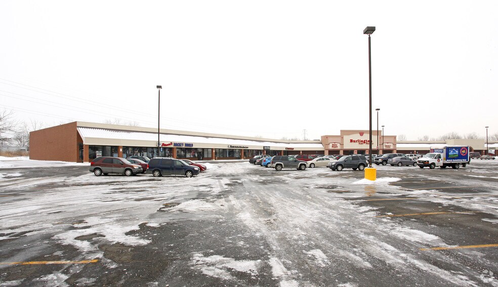 22301-22331 Eureka Rd, Taylor, MI for sale - Building Photo - Image 2 of 6