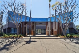 1940 E Deere Ave, Santa Ana, CA à louer Photo intérieure- Image 1 de 10