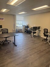 853 Main St, Tewksbury, MA à louer Photo intérieure- Image 2 de 2