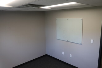 571 E Turkeyfoot Lake Rd, Akron, OH for lease Interior Photo- Image 2 of 7