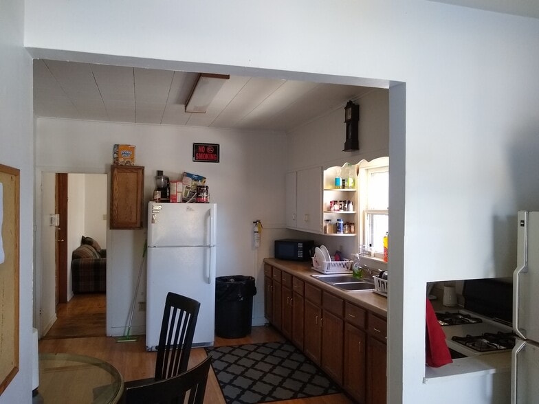 313 Augusta Ave, Dekalb, IL for sale - Building Photo - Image 3 of 13