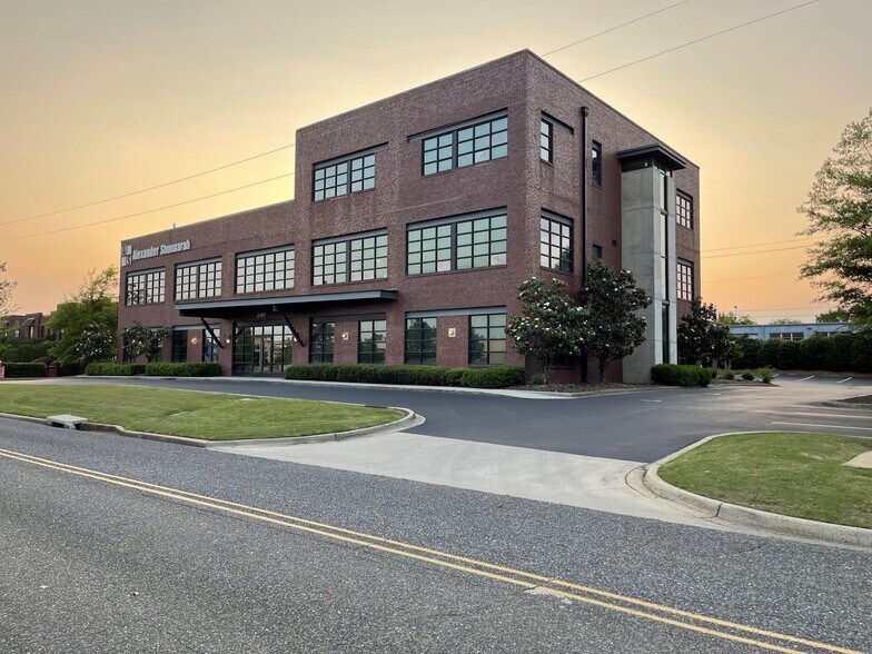 2900 1st Ave S, Birmingham, AL à louer - Photo du bâtiment - Image 2 de 24