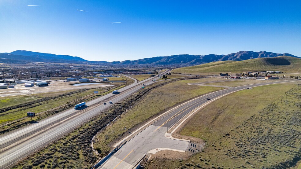 Challenger Dr, Tehachapi, CA for sale - Building Photo - Image 2 of 5