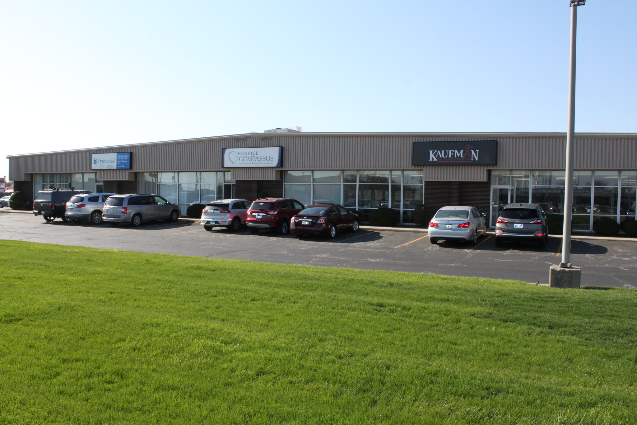 2000 W Pioneer Pky, Peoria, IL for lease Building Photo- Image 1 of 5