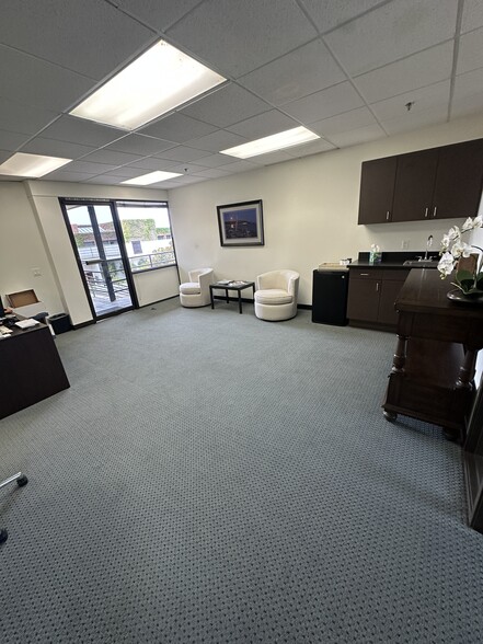13 Corporate Plaza Dr, Newport Beach, CA for lease - Building Photo - Image 3 of 16