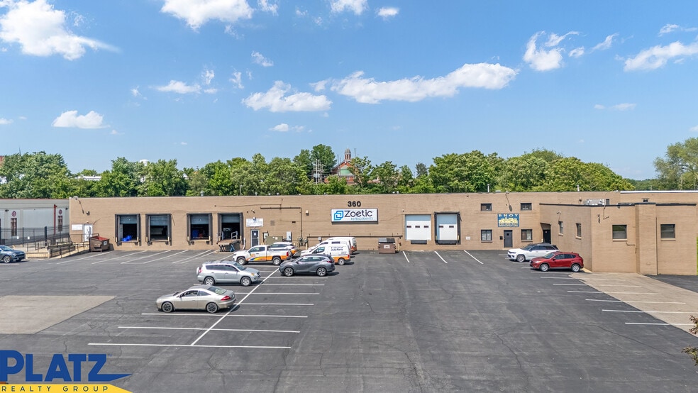 360 E Federal St, Youngstown, OH for lease - Building Photo - Image 2 of 12