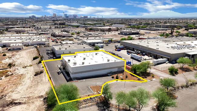 Plus de détails pour 201 E Mayflower Ave, North Las Vegas, NV - Industriel à louer