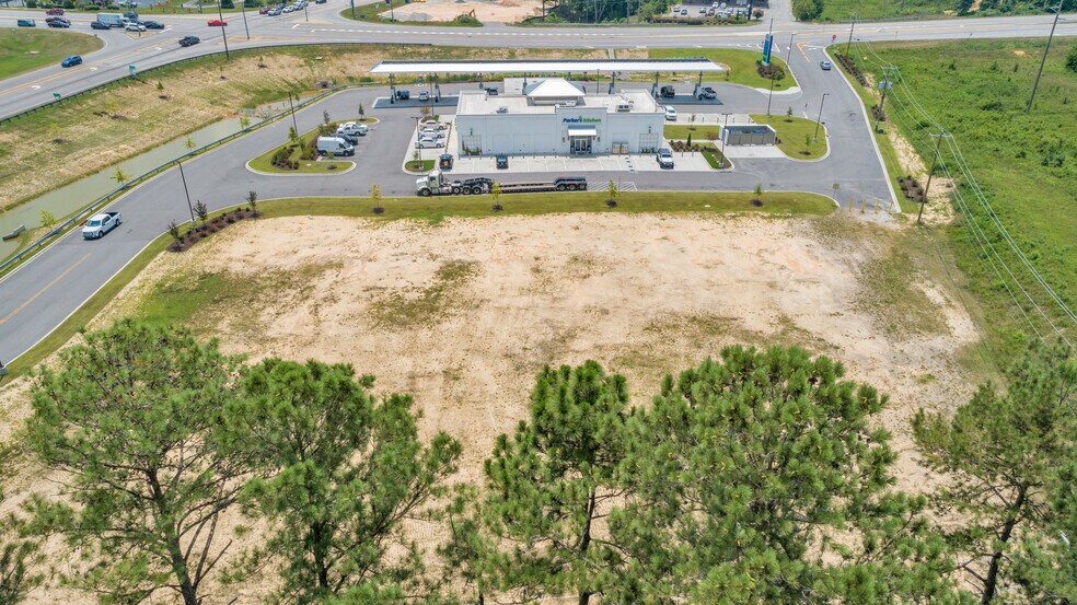 140 Jefferson Davis Hwy, Aiken, SC à louer - Photo du bâtiment - Image 3 de 21