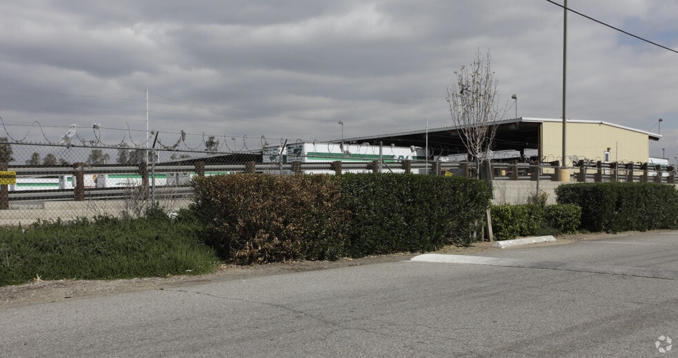 10223 Calabash Ave, Fontana, CA à louer - Photo du bâtiment - Image 2 de 2