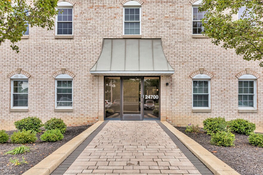 24700 Center Ridge Rd, Westlake, OH à louer - Photo du bâtiment - Image 2 de 17