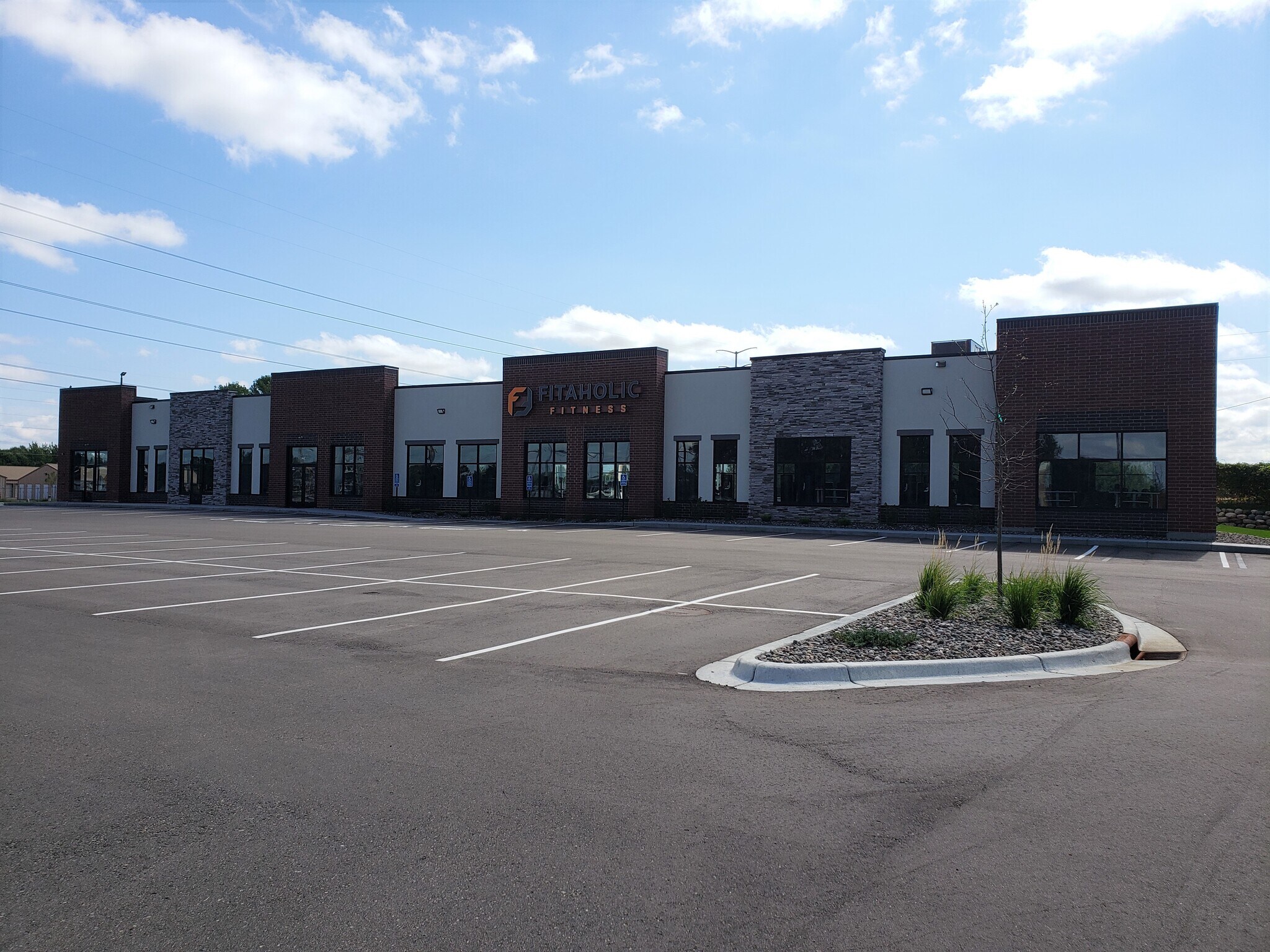 1714 Bunker Lake Blvd, Andover, MN for lease Primary Photo- Image 1 of 3