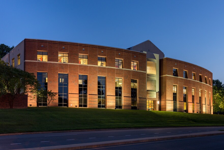 7301 Forest Ave, Richmond, VA à louer - Photo du bâtiment - Image 1 de 10