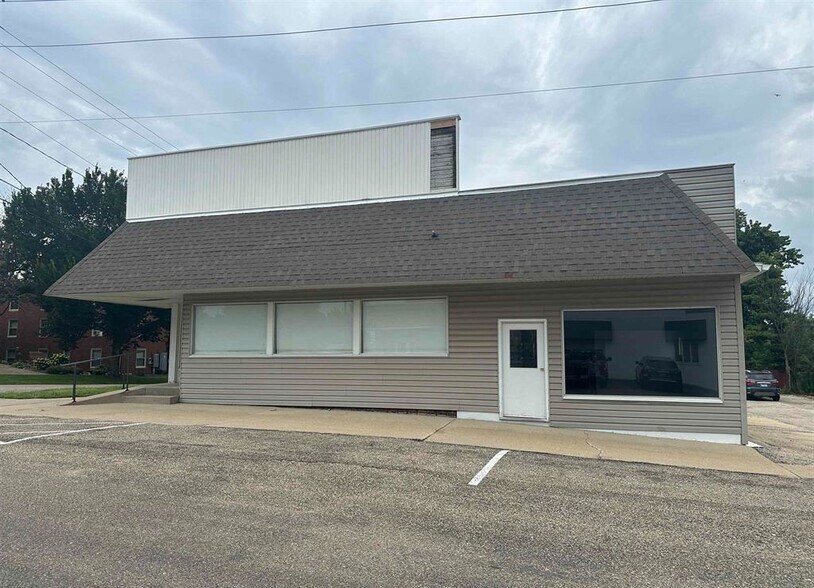 101 S Rose St, Elmwood, IL à vendre - Photo du bâtiment - Image 3 de 30