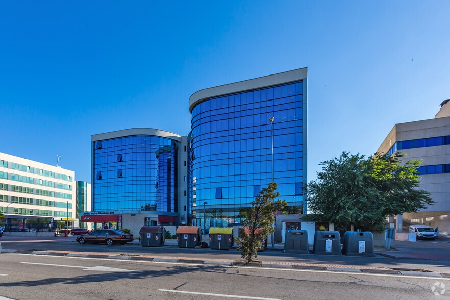 Avenida de la Albufera, 321, Madrid, Madrid for sale - Building Photo - Image 1 of 2