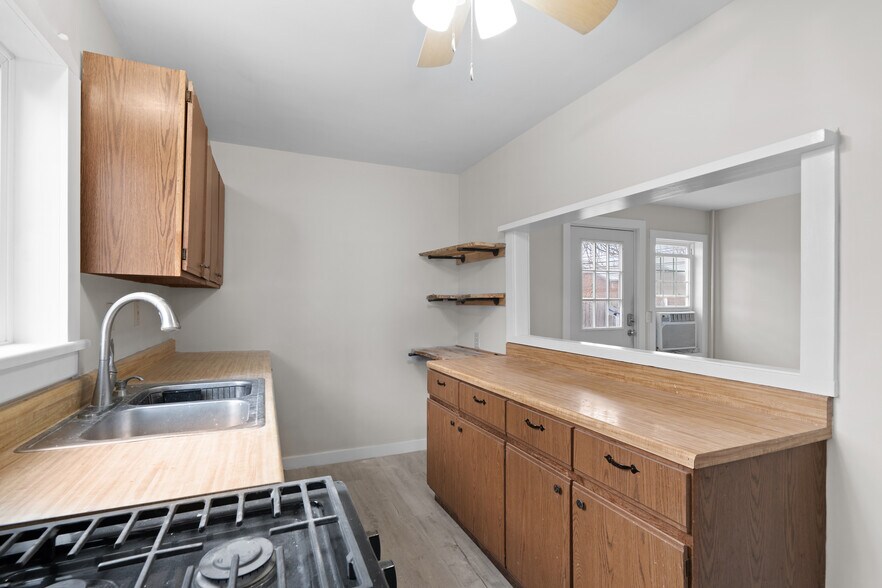 1 Palmer St, Pawcatuck, CT à vendre - Photo du bâtiment - Image 2 de 21