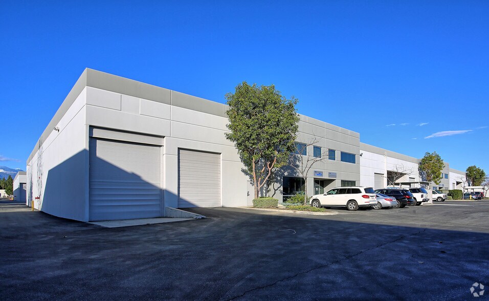 1550 Milliken Ave, Ontario, CA à louer - Photo du bâtiment - Image 3 de 38