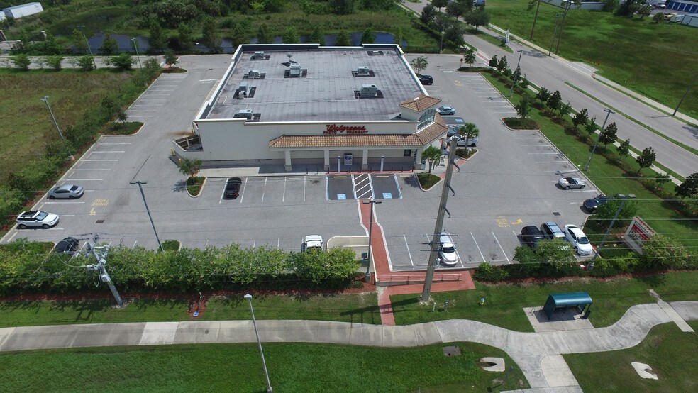 12600 S Tamiami Trl, North Port, FL à louer - Photo du bâtiment - Image 3 de 11