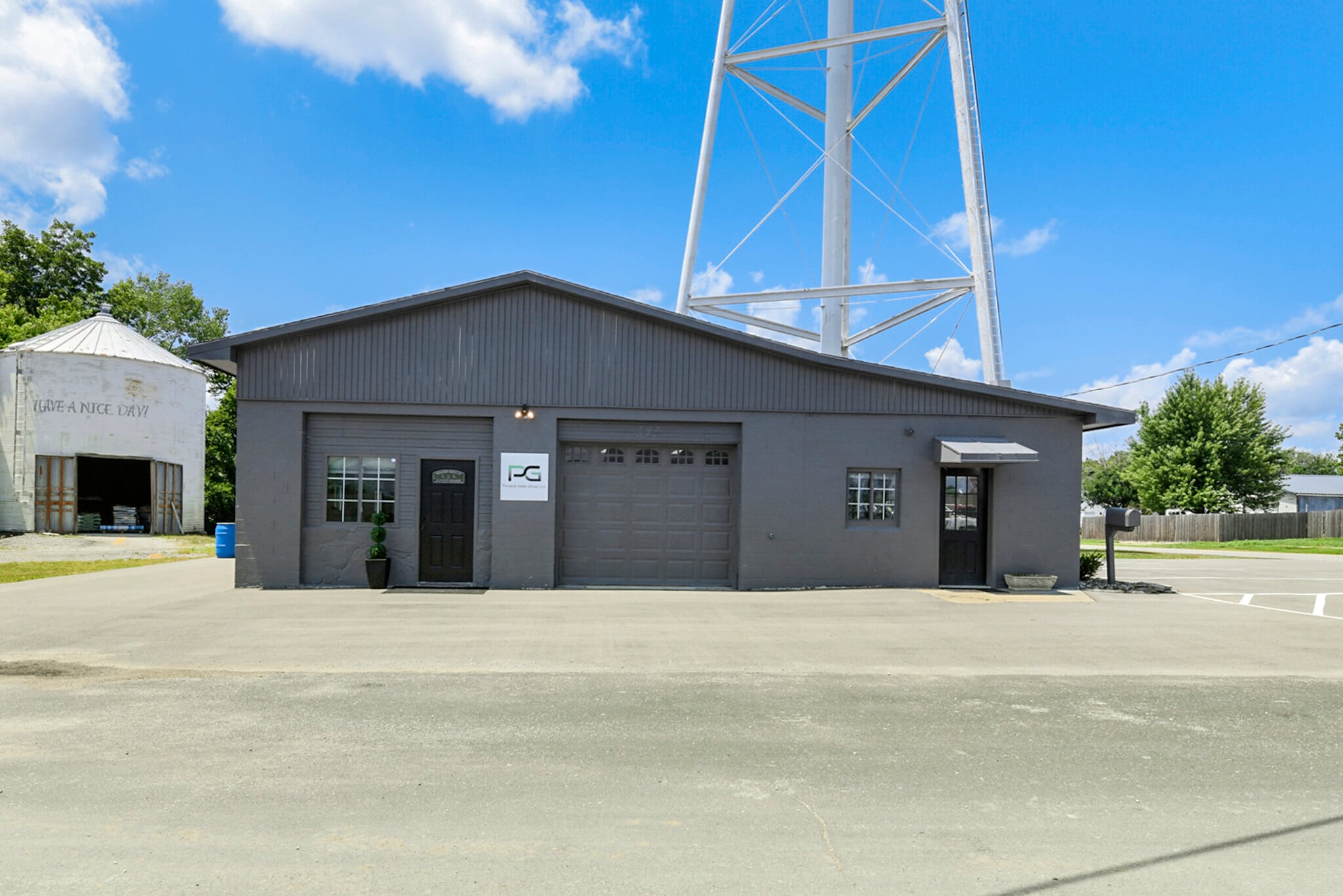176 W 1st St, Peculiar, MO for lease Primary Photo- Image 1 of 11