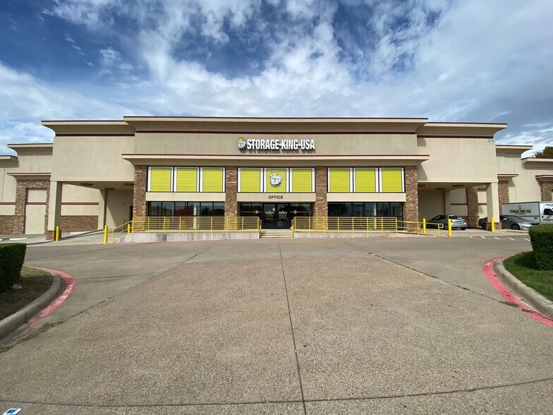 2515 E Rosemeade Pky, Carrollton, TX for lease - Building Photo - Image 1 of 3