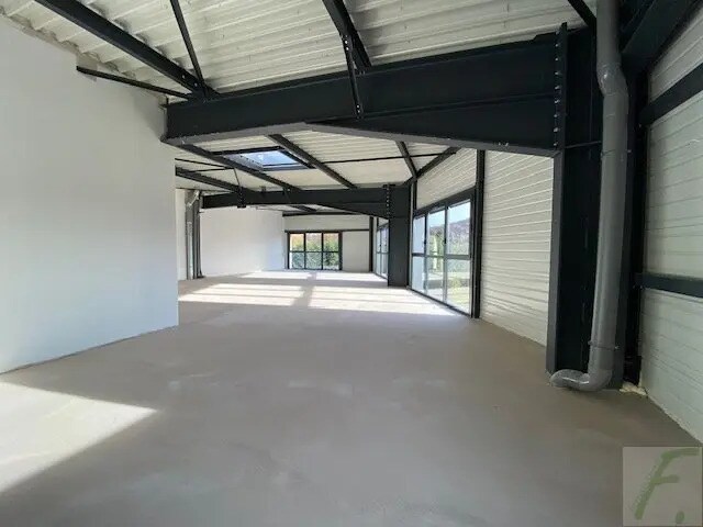 Retail in Sillingy for sale - Interior Photo - Image 2 of 4