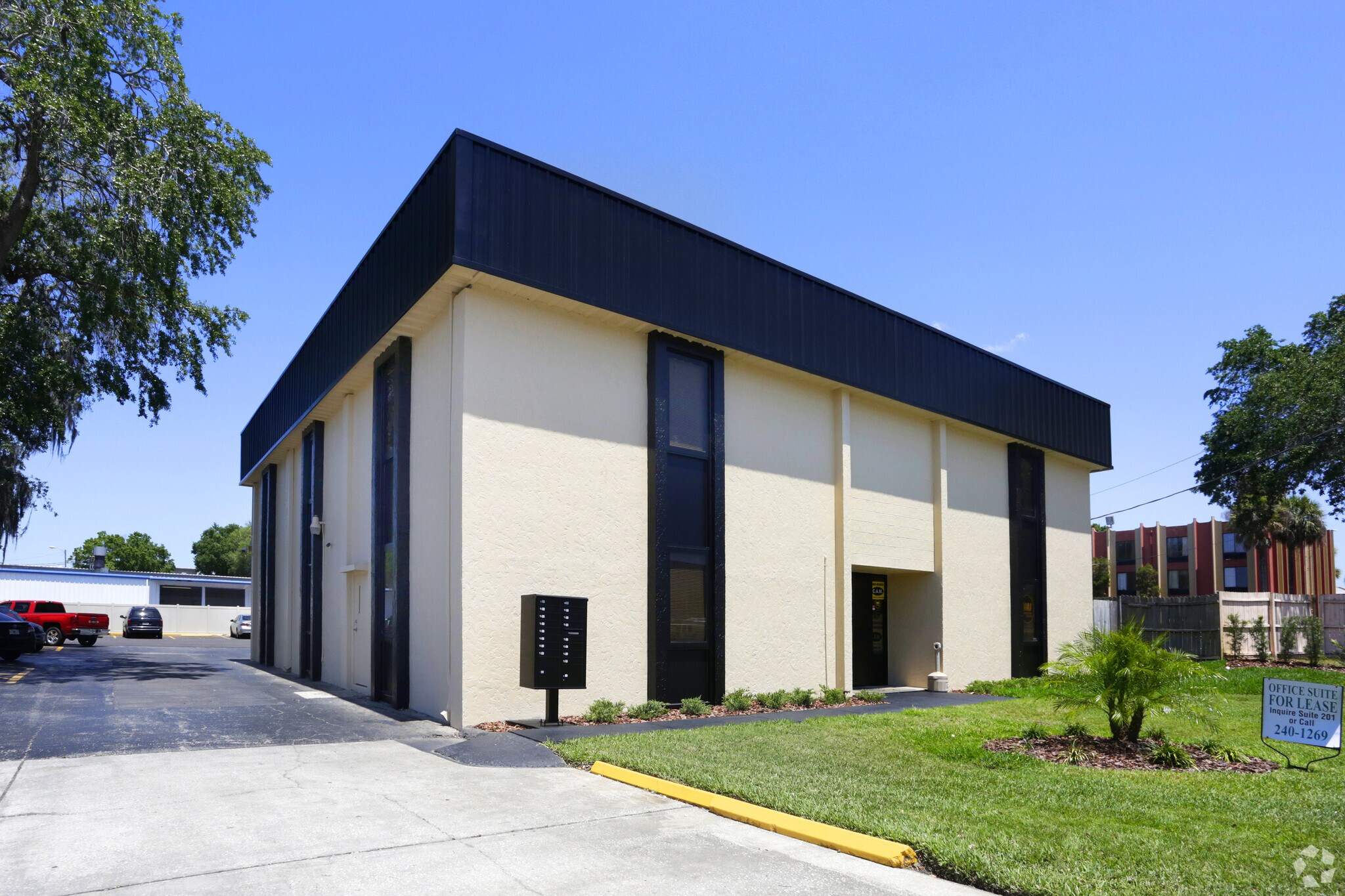 104 E Fowler Ave, Tampa, FL à louer Photo principale- Image 1 de 4