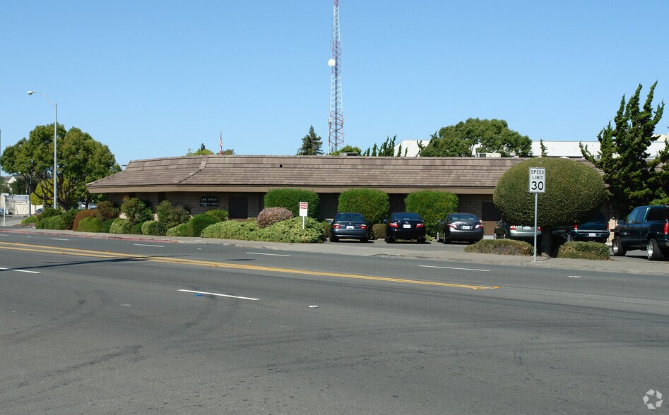 300-312 Tuolumne St, Vallejo, CA à louer - Photo du bâtiment - Image 2 de 2