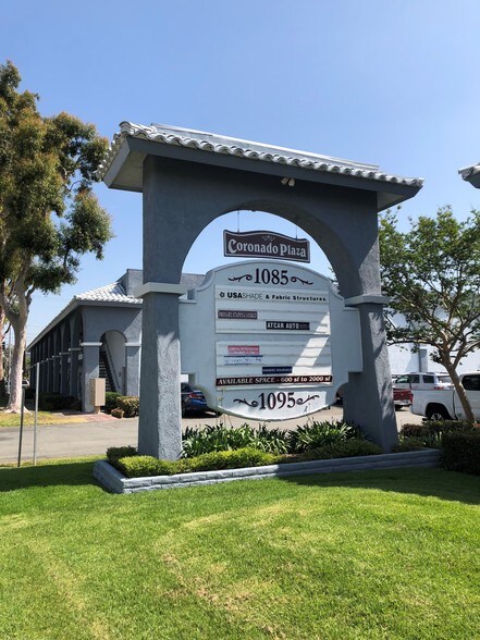 1085 N Main St, Orange, CA à louer - Photo du bâtiment - Image 2 de 3