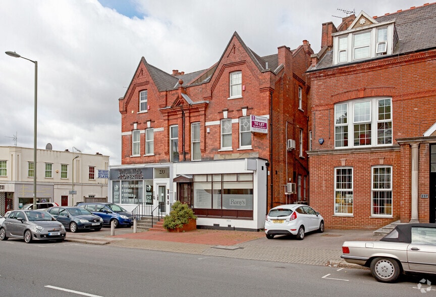 235 Regents Park Rd, London for lease - Building Photo - Image 3 of 8
