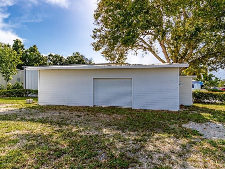 1708 Old Dixie Hwy, Vero Beach, FL for sale - Building Photo - Image 3 of 33