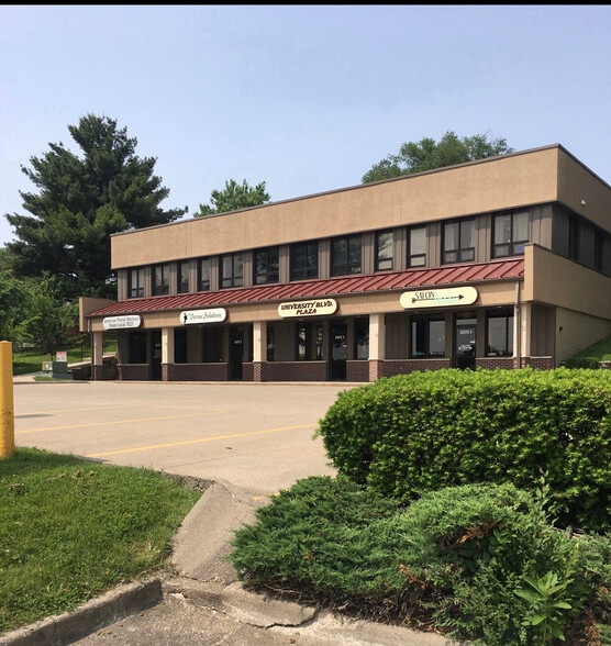 8435 University Blvd, Clive, IA for sale - Building Photo - Image 2 of 8