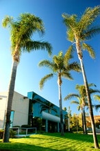 940 Enchanted Way, Simi Valley, CA for lease Building Photo- Image 2 of 11