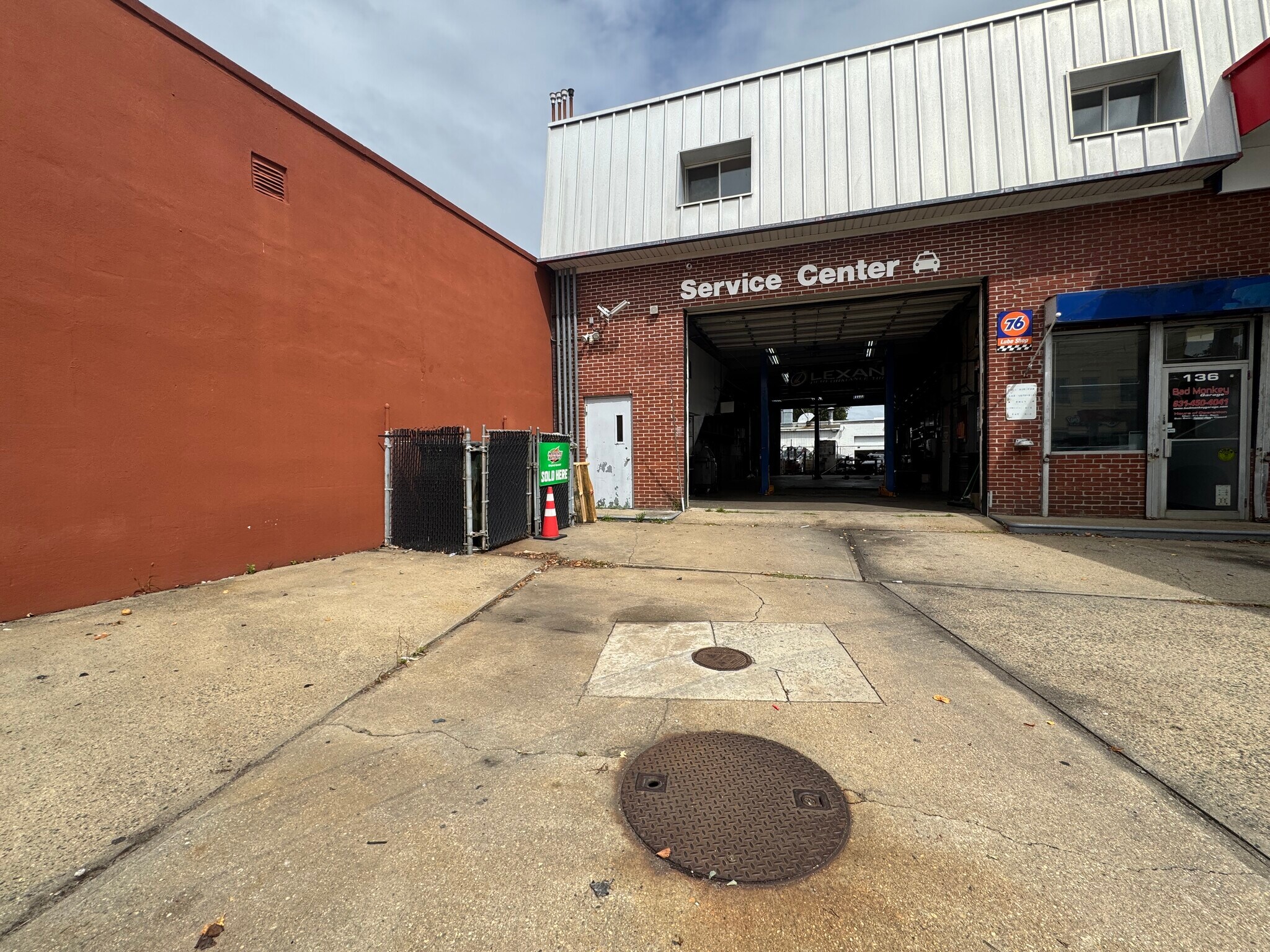 136 N Wellwood Ave, Lindenhurst, NY à vendre Photo du bâtiment- Image 1 de 1