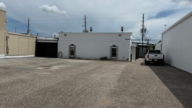 5901 Schumacher Ln, Houston, TX for lease Building Photo- Image 2 of 19