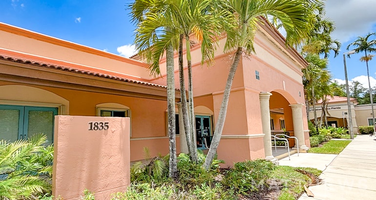 1835 N Corporate Lakes Blvd, Weston, FL for sale - Building Photo - Image 2 of 3