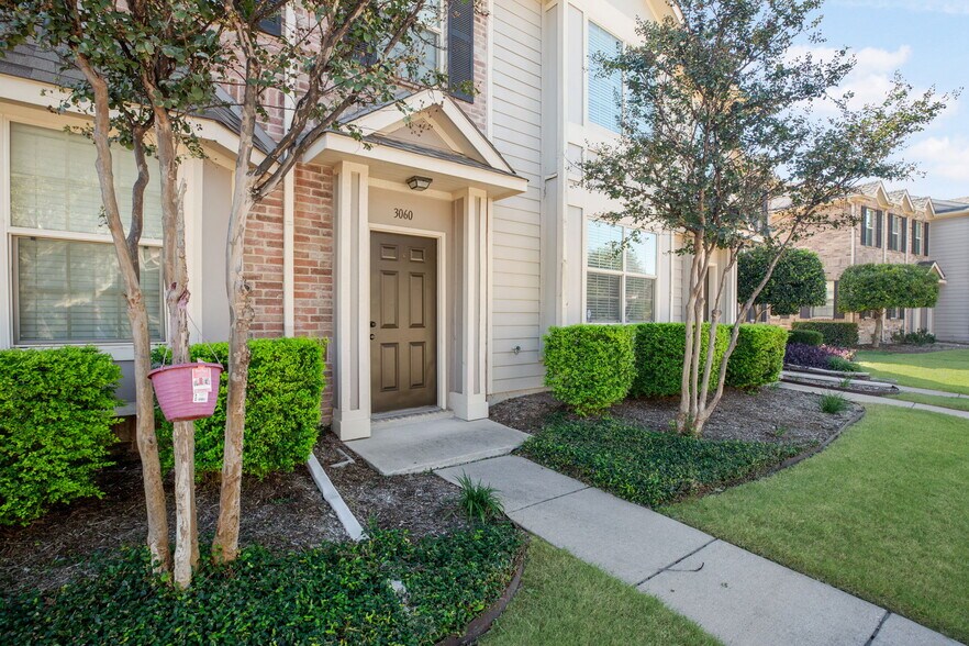 6812 Carrington Ln, Fort Worth, TX for sale - Building Photo - Image 3 of 3