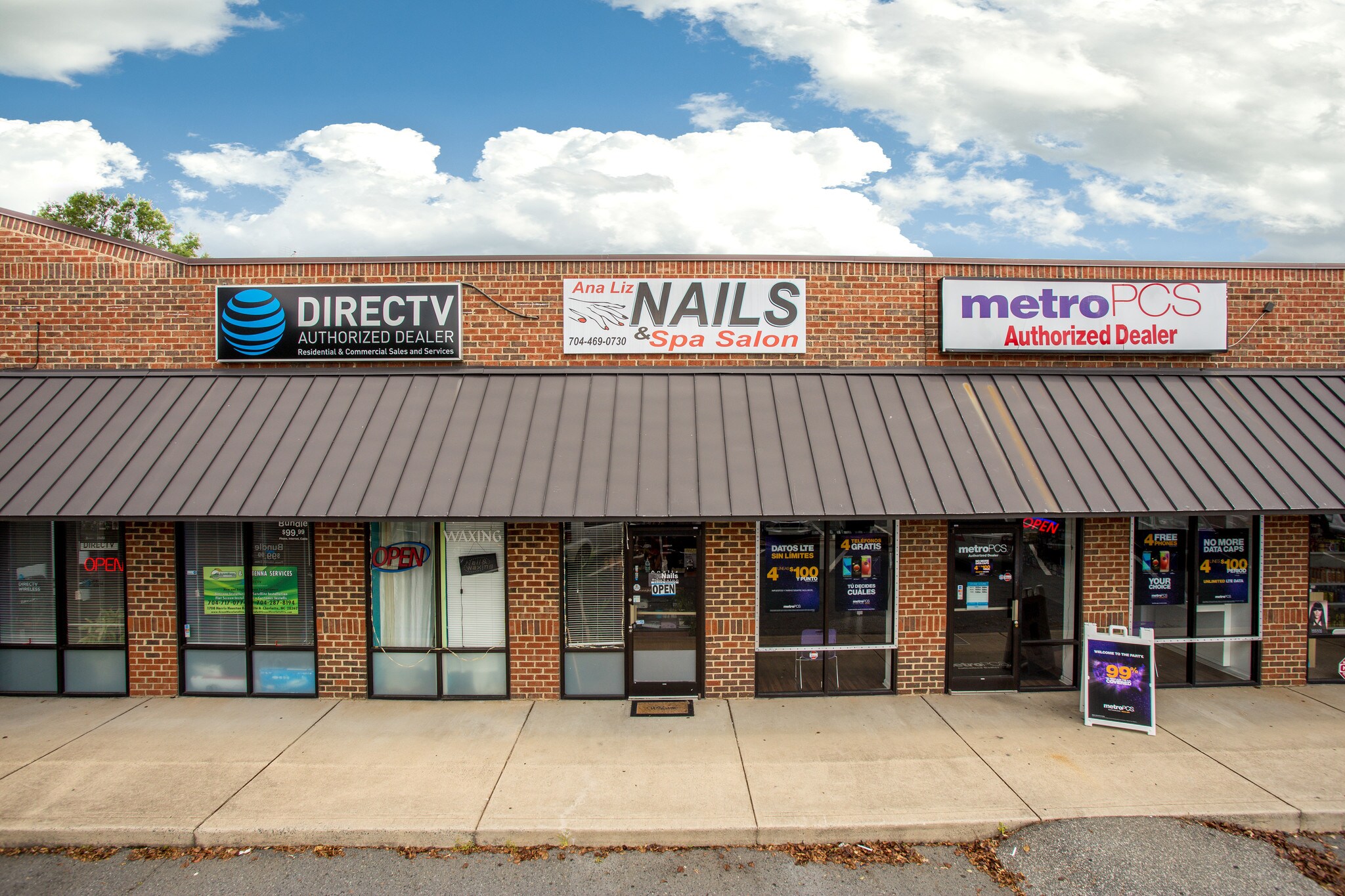 1704 Harris Houston Rd, Charlotte, NC for sale Building Photo- Image 1 of 1