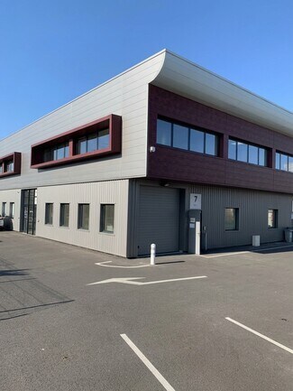 Plus de détails pour 189 Boulevard André Brémont, Saint-Leu-la-Forêt - Local d'activités à louer